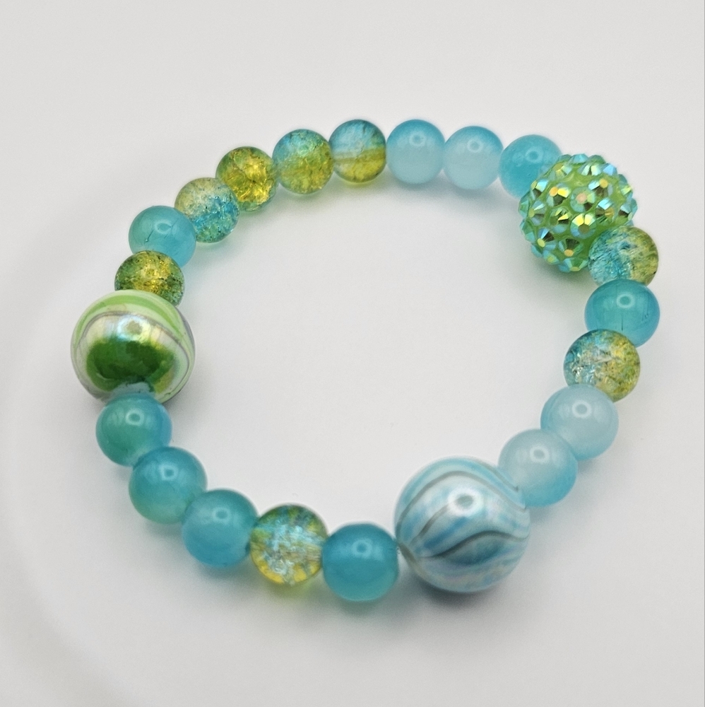 Blue glass beaded bracelet